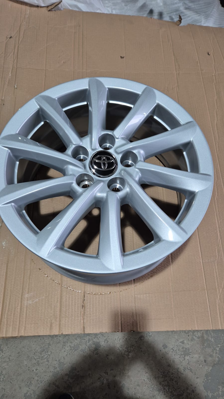 Колесный диск СКАД Toyota Camry PW457-06001-ZC 7,5х17/5x114,3 D60,1 ET45 SILVER